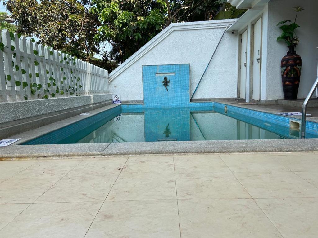 Beach Paradise Miramar Goa Panaji Bagian luar foto
