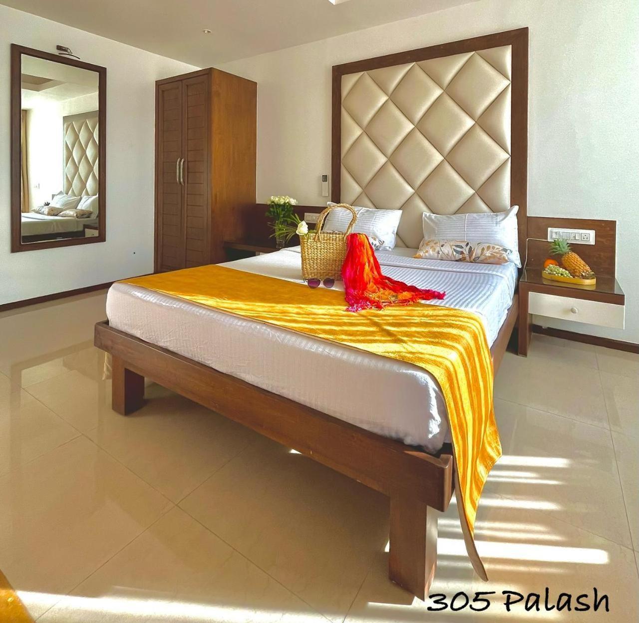 Beach Paradise Miramar Goa Panaji Bagian luar foto