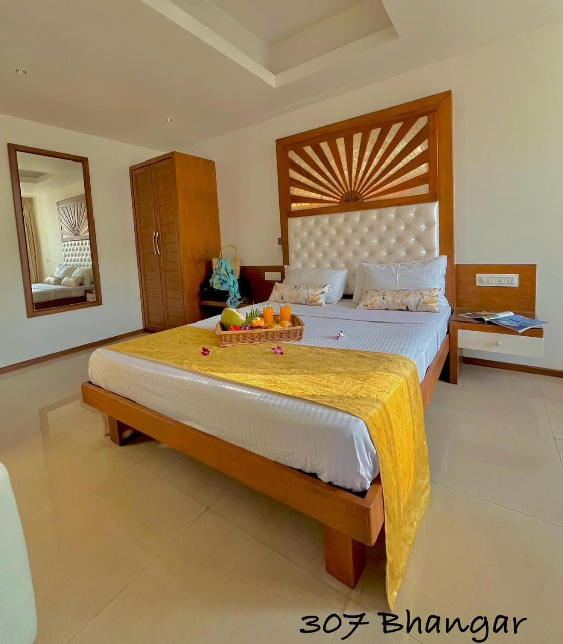Beach Paradise Miramar Goa Panaji Bagian luar foto